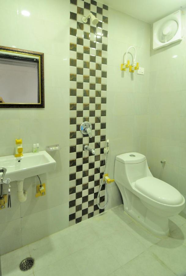 Hotel Noida Delight Exterior foto
