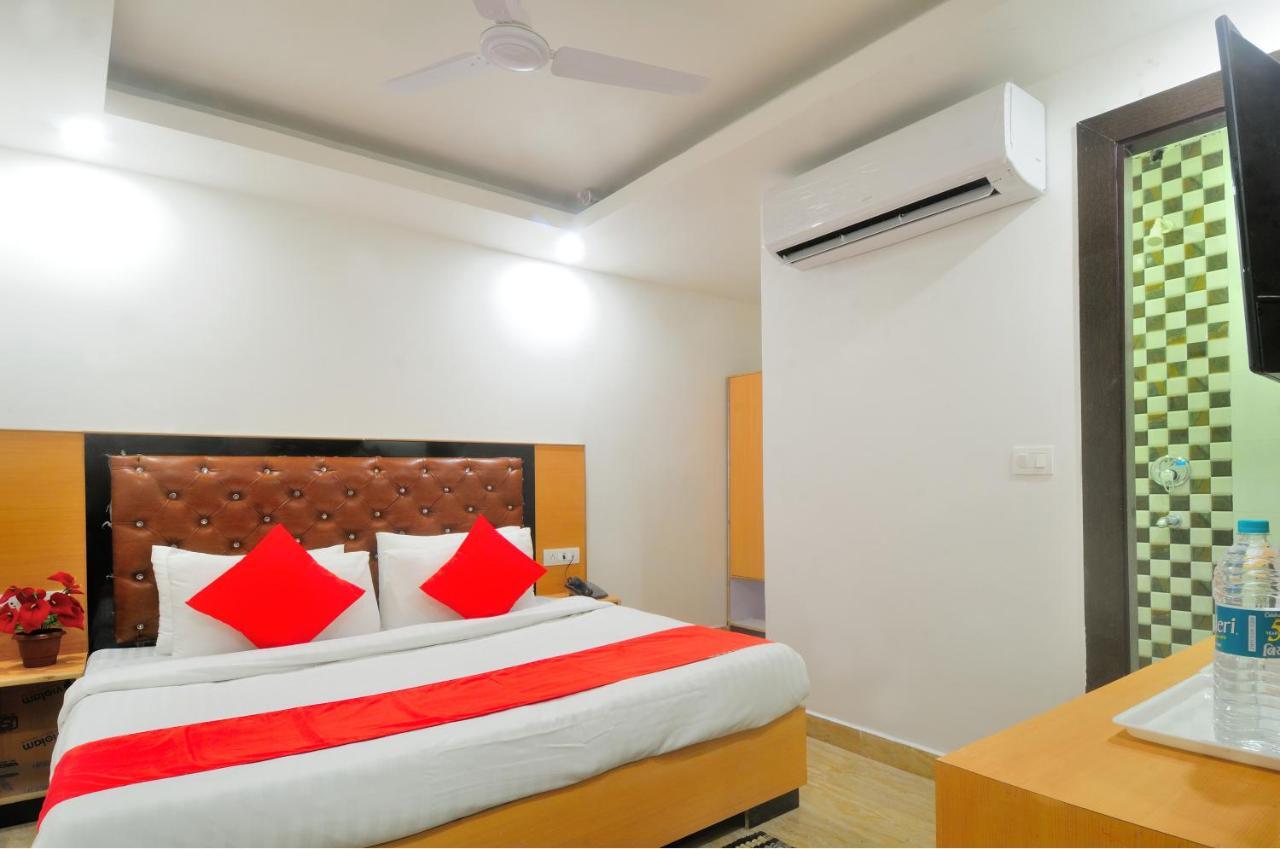 Hotel Noida Delight Exterior foto