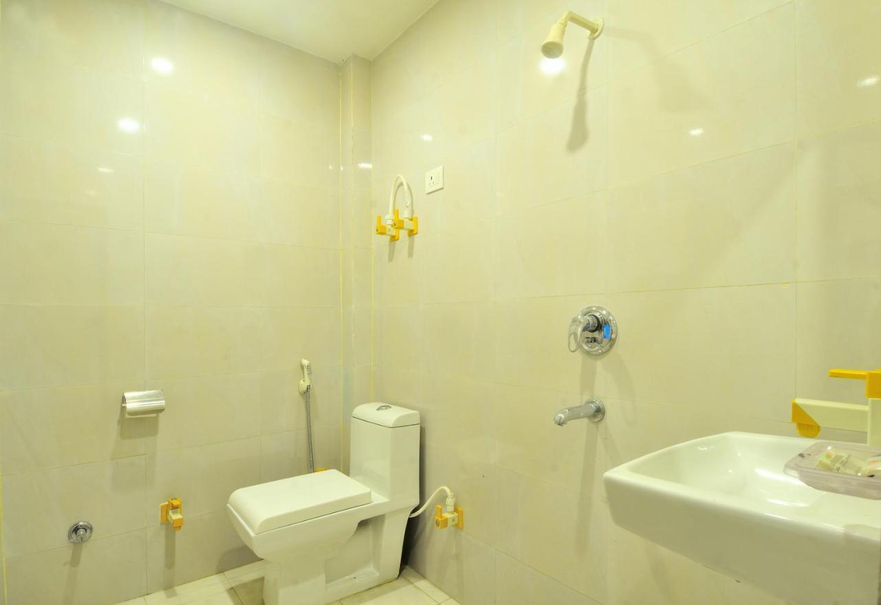 Hotel Noida Delight Exterior foto