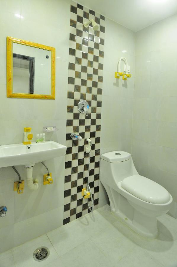 Hotel Noida Delight Exterior foto